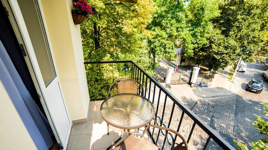 Foxy Lviv Exterior foto